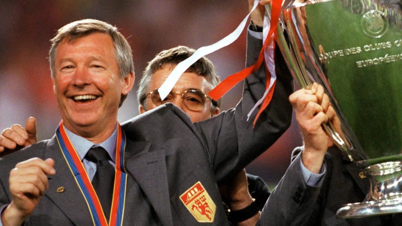Alex Ferguson (Archivbild): 1999 sicherte sich der schottische Trainer mit einem dramatischen Finalerfolg gegen den FC Bayern den Champions-League-Titel mit Manchester United.