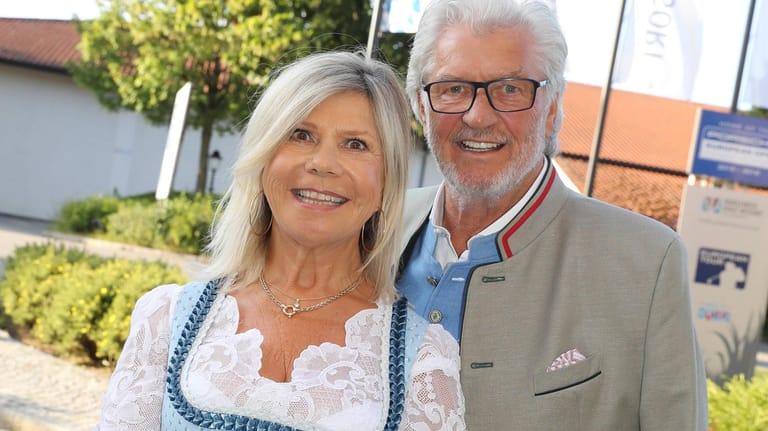 Michael Hartl mit Ehefrau Marianne: Der Volksmusikstar trägt jetzt Bart.