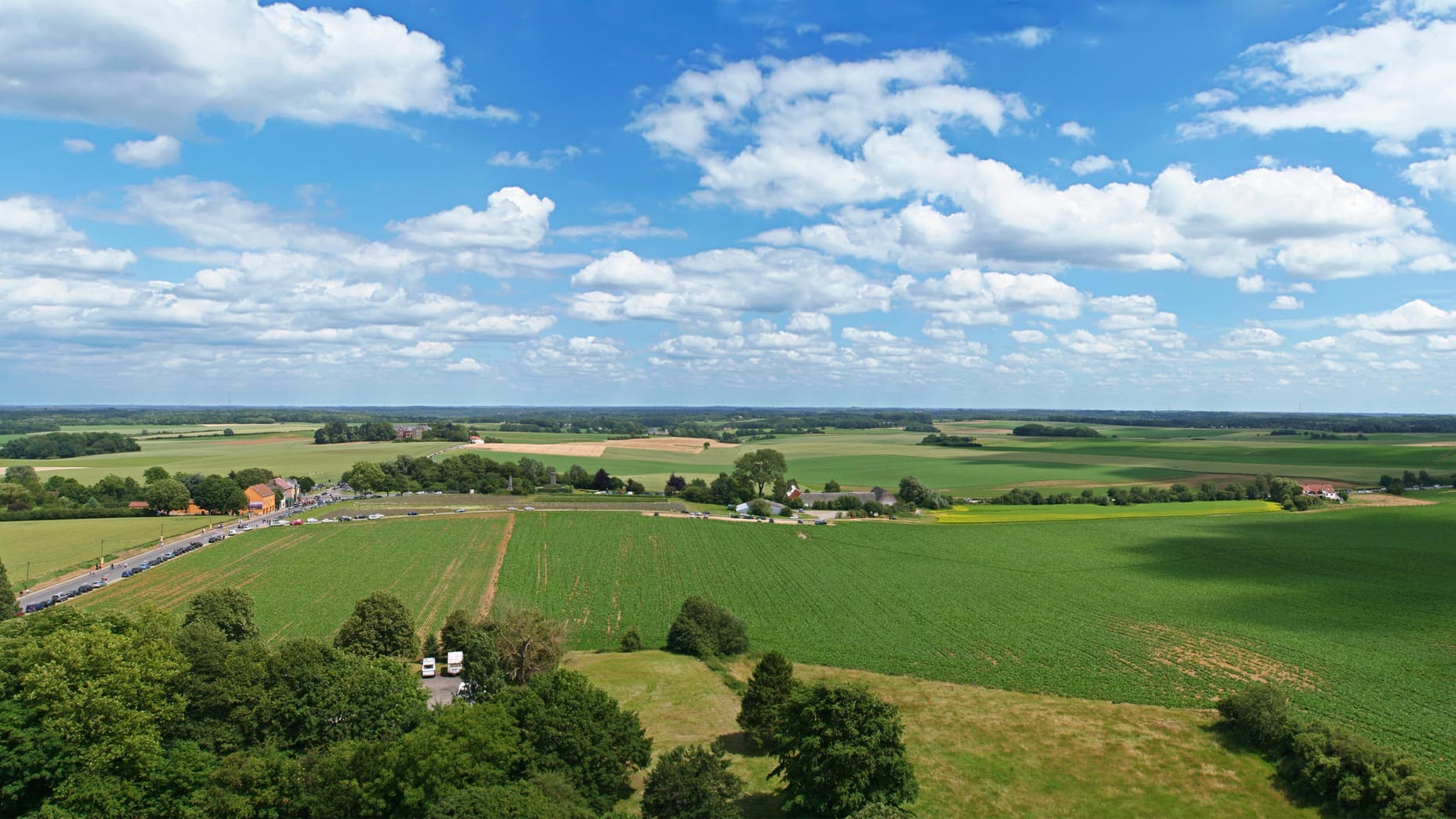 Panoramaaufnahme des Schlachtfelds von Waterloo in Belgien.