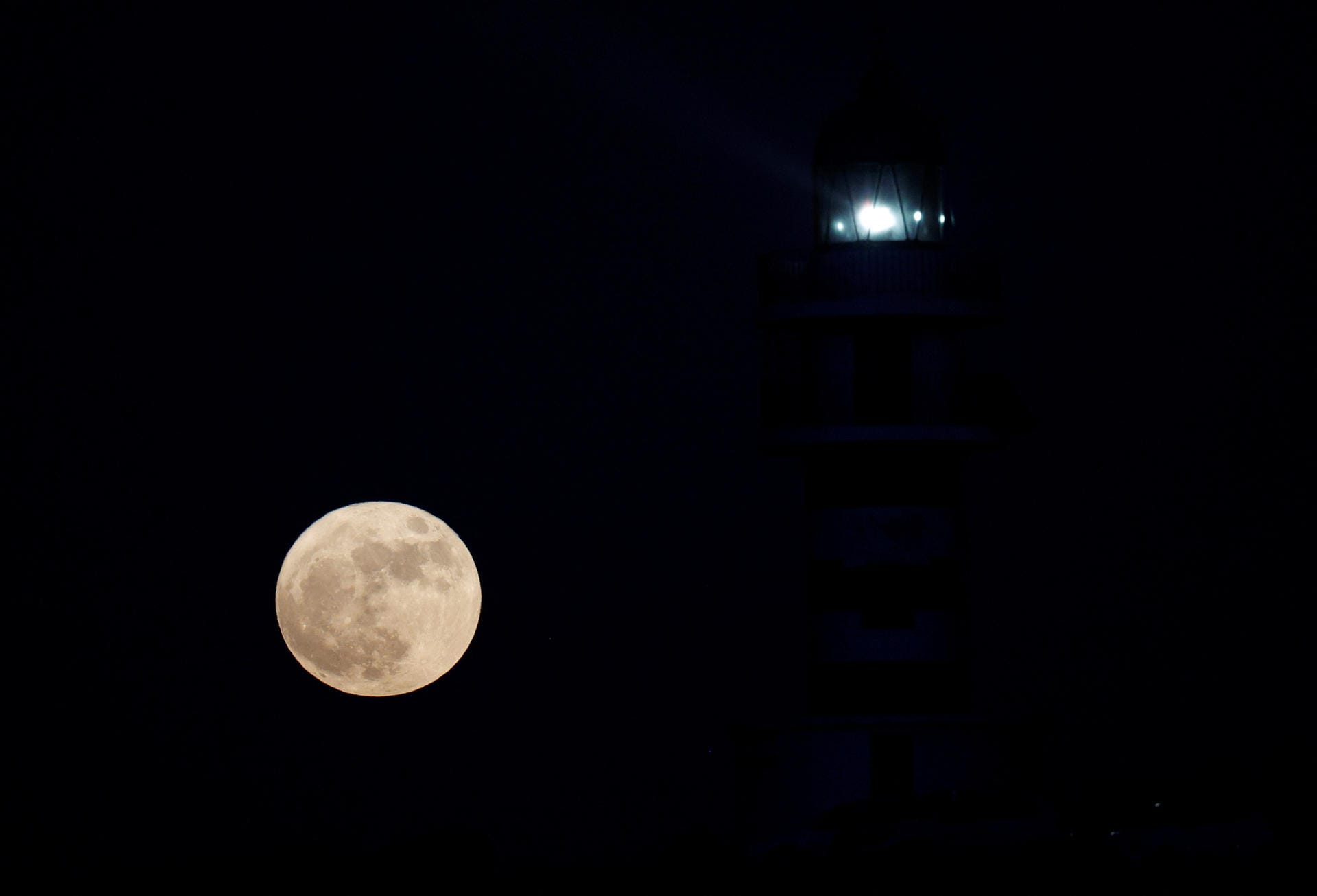 Groß und hell war der Mond auch von den kanarischen Inseln aus zu sehen.