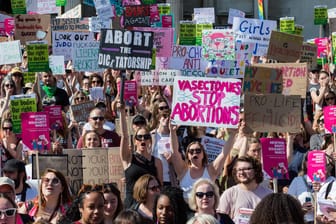Die Aufhebung des Abtreibungsrechts durch den Surpreme Court löste viele Proteste aus.