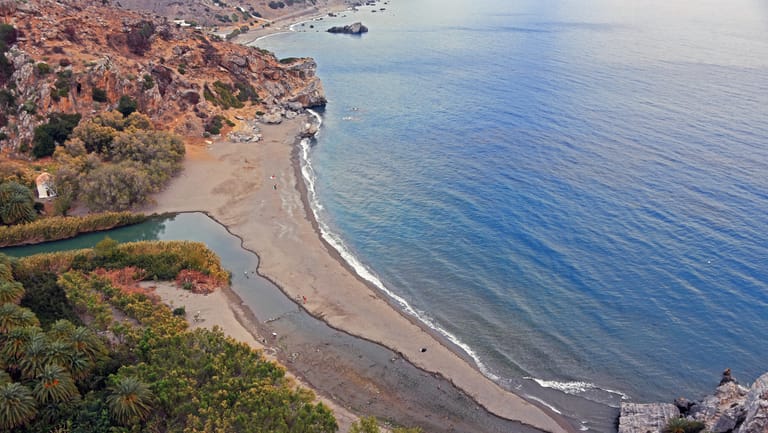Blick auf einen Strand auf Kreta.