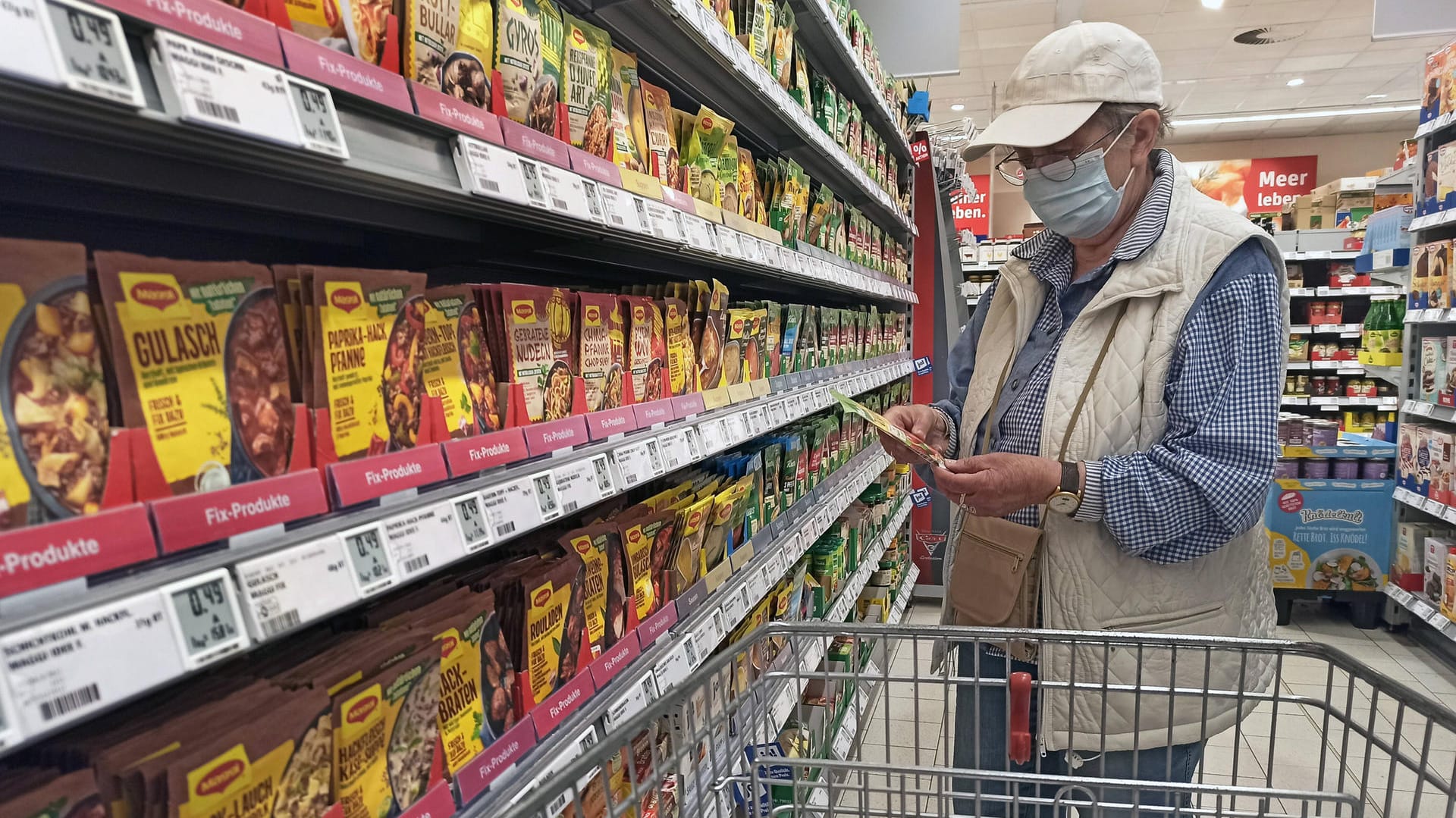 Einkauf in einem Supermarkt: Die Verbraucherpreise ziehen seit Monaten an. Einkauf in einem Supermarkt: Die Verbraucherpreise ziehen seit Monaten an.
