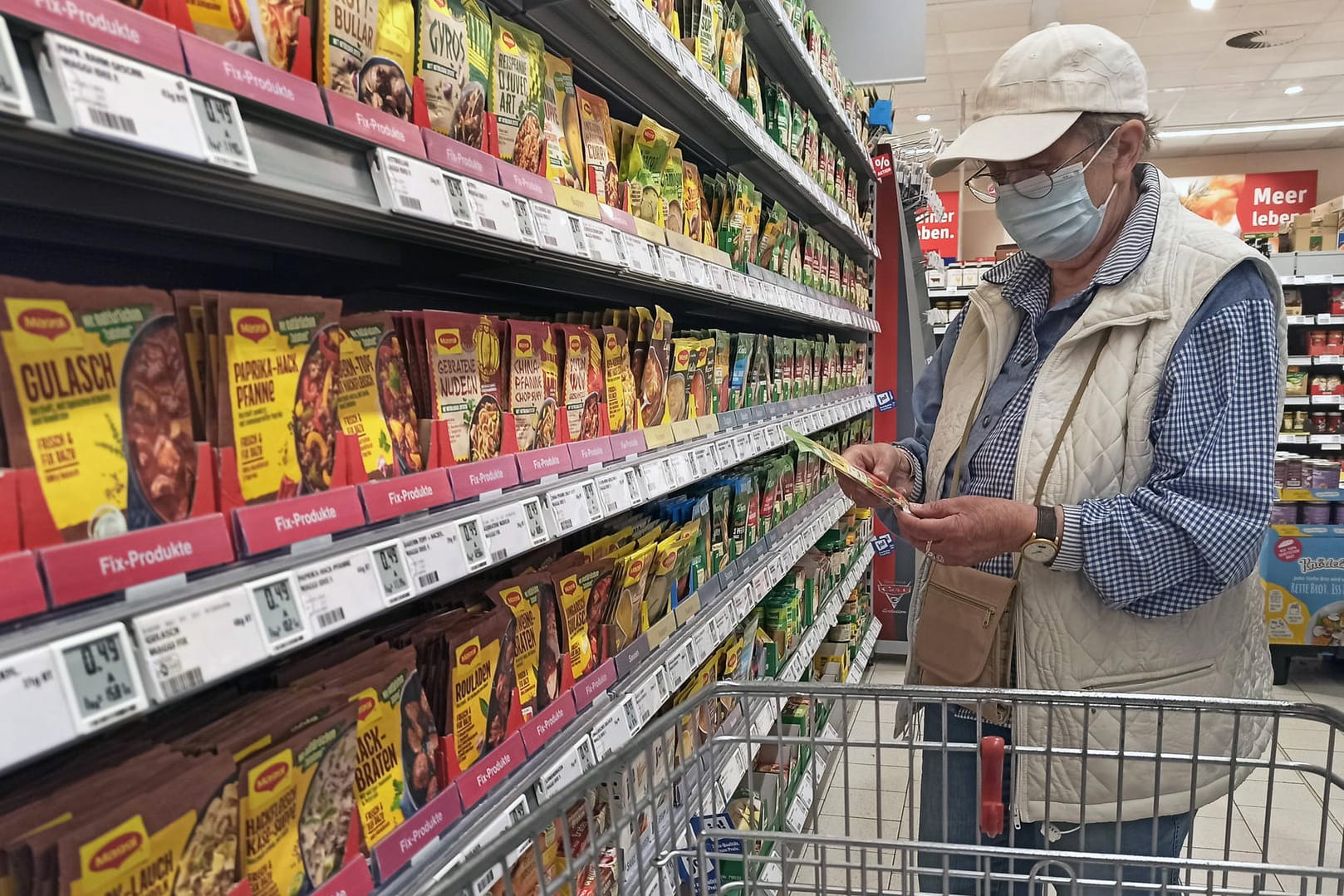 Einkauf in einem Supermarkt: Die Verbraucherpreise ziehen seit Monaten an. Einkauf in einem Supermarkt: Die Verbraucherpreise ziehen seit Monaten an.