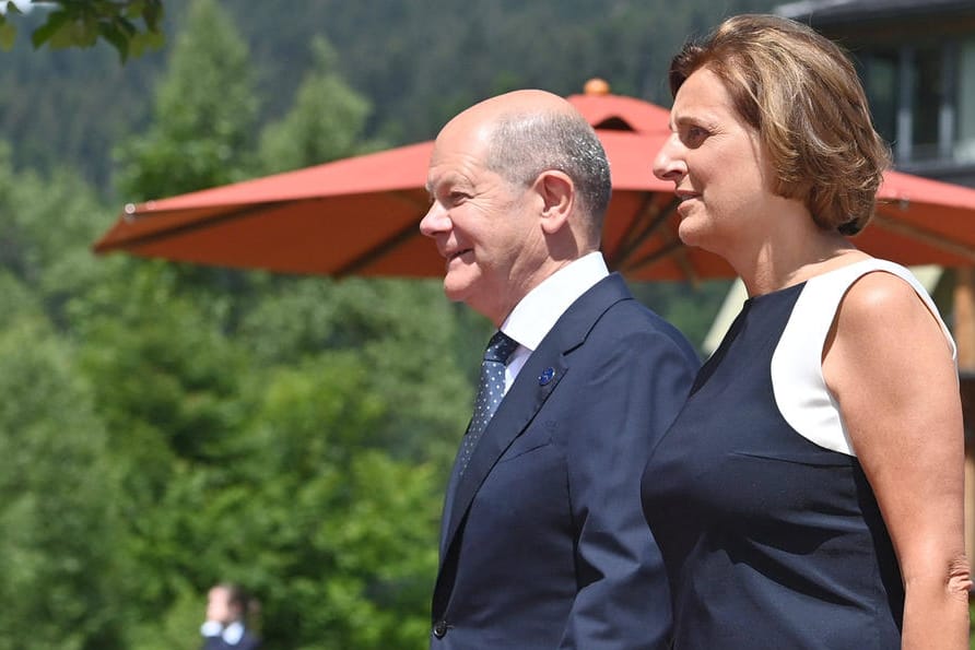 Olaf Scholz und Britta Ernst beim G7-Gipfel in Elmau: Auch ihren Urlaube wollen der Kanzler und seine Frau in Bayern verbringen.