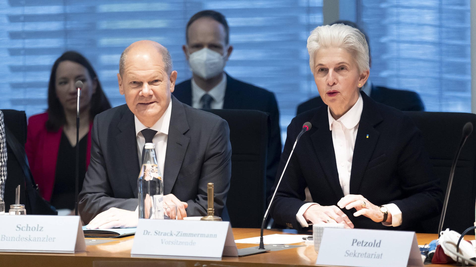 Olaf Scholz und Marie-Agnes Strack-Zimmermann: Sie hatte die Fälle angezeigt.