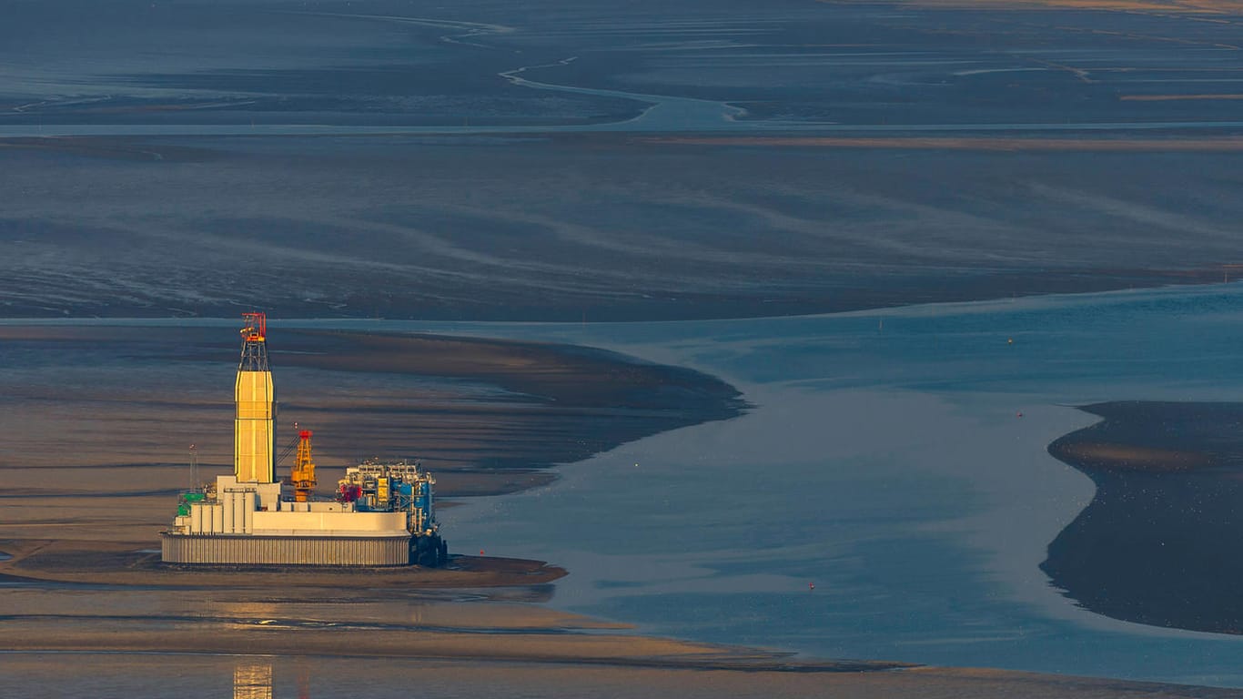Bohrinsel in der Nordsee (Symbolbild): Im schleswig-holsteinischen Wattenmeer steht bereits eine Plattform – hier wird nach Öl gebohrt.