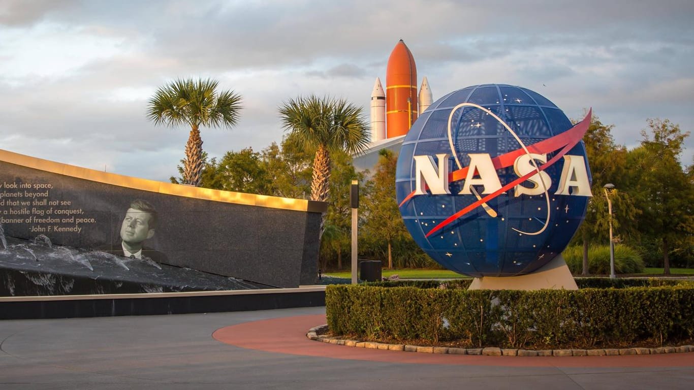 John F. Kennedy Space Center in Florida (Archiv): US-Amerikanische Astronauten sollen wieder mit Sojus-Raketen ins All fliegen.