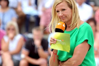 Andrea Kiewel: Die 57-Jährige moderiert den "Fernsehgarten"