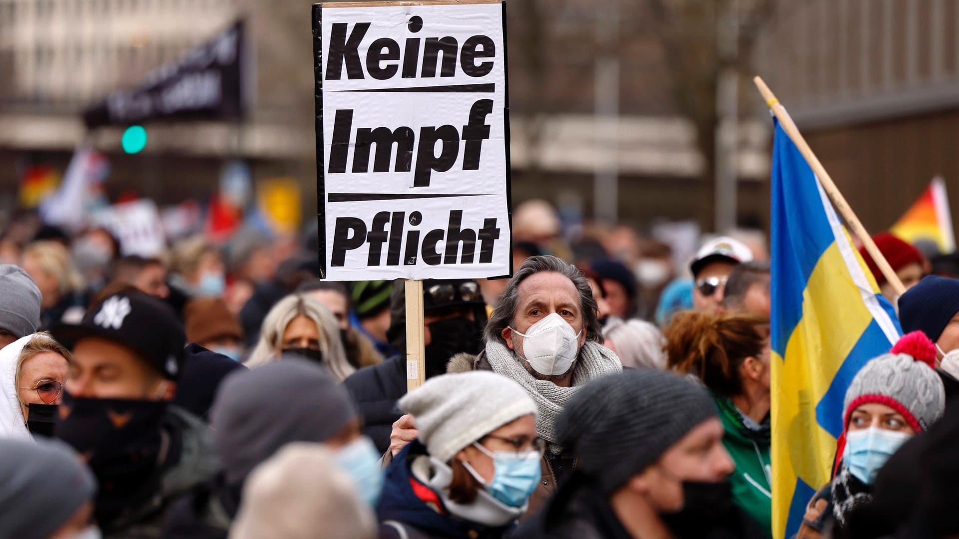 Demo gegen Impfpflicht im Gesundheitsbereich: Es gibt immer noch zahlreiche Ungeimpfte.