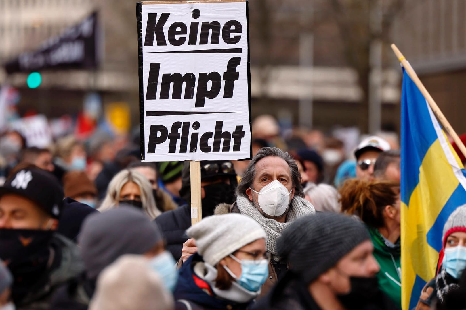 Demo gegen Impfpflicht im Gesundheitsbereich: Es gibt immer noch zahlreiche Ungeimpfte.