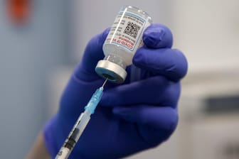 Impfstoff von Moderna: Von diesem Hersteller sind mehrere Millionen Dosen verfallen.