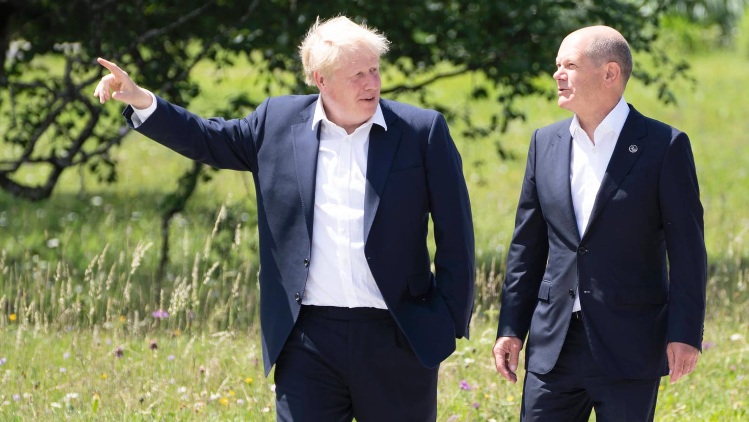 Boris Johnson und Olaf Scholz auf dem G7-Gipfel: Der britische Premier hat angekündigt, seinen Posten abzugeben.