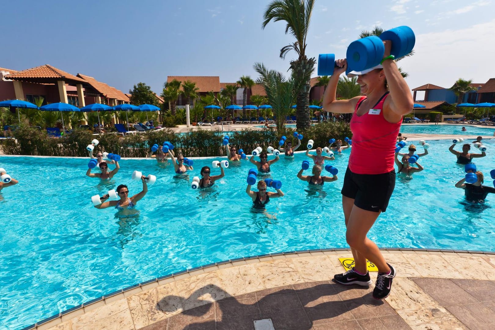 Wassergymnastik im Swimmingpool: Viele Hotels bieten bereits Fitness-Kurse an.