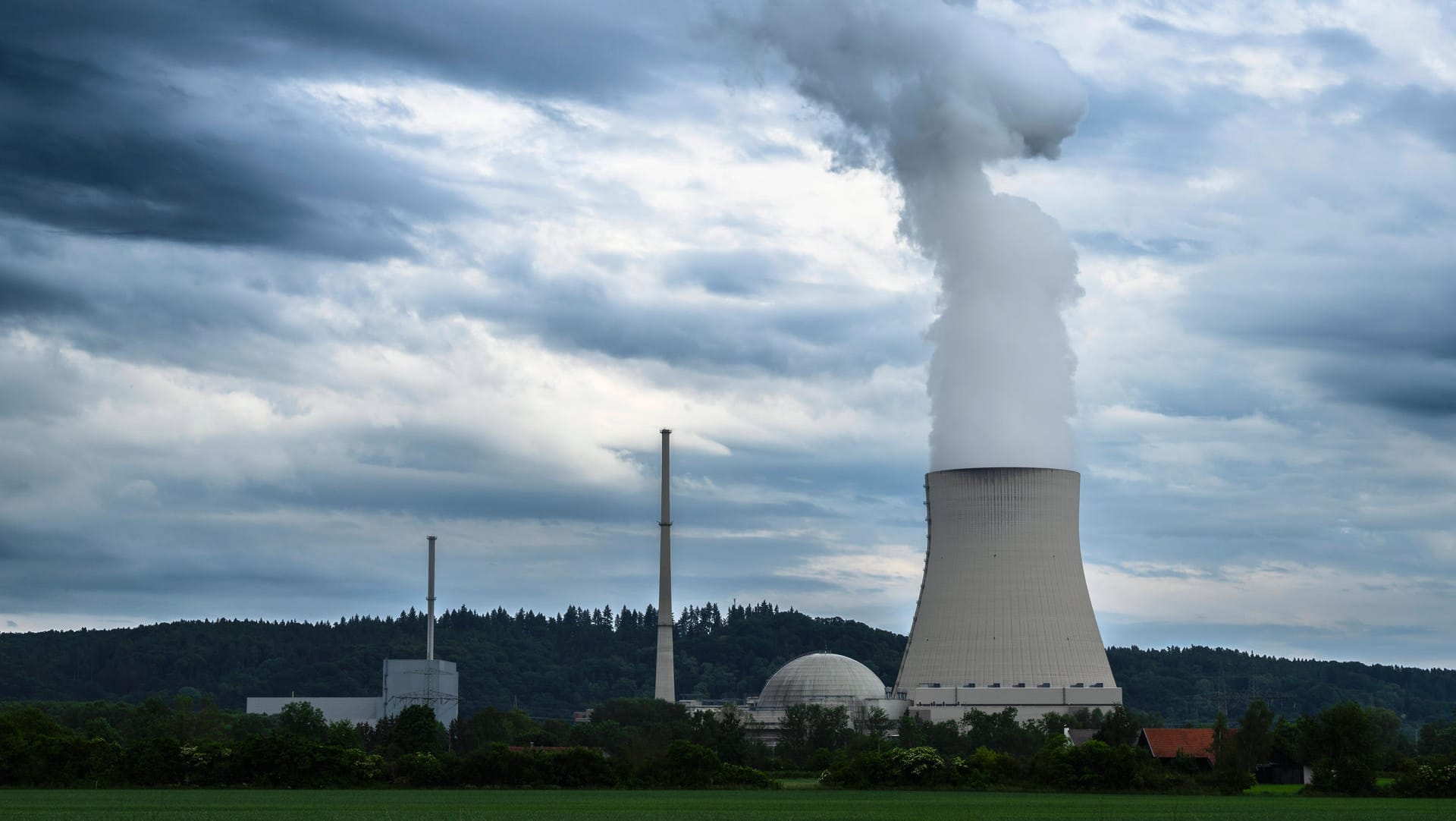 Das Atomkraftwerk Isar 2 in der Nähe von Landshut.