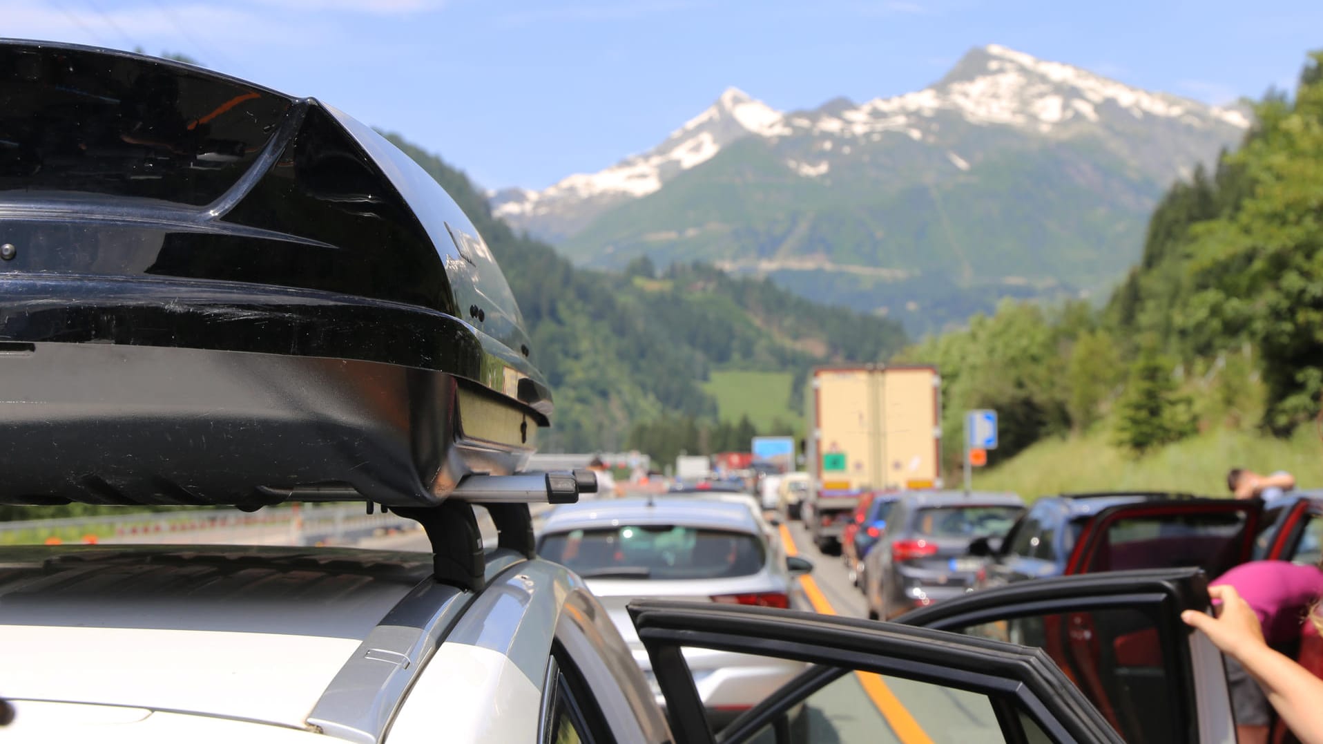 Stauprognose: Auf den typischen Urlaubsrouten wird viel Verkehr erwartet.