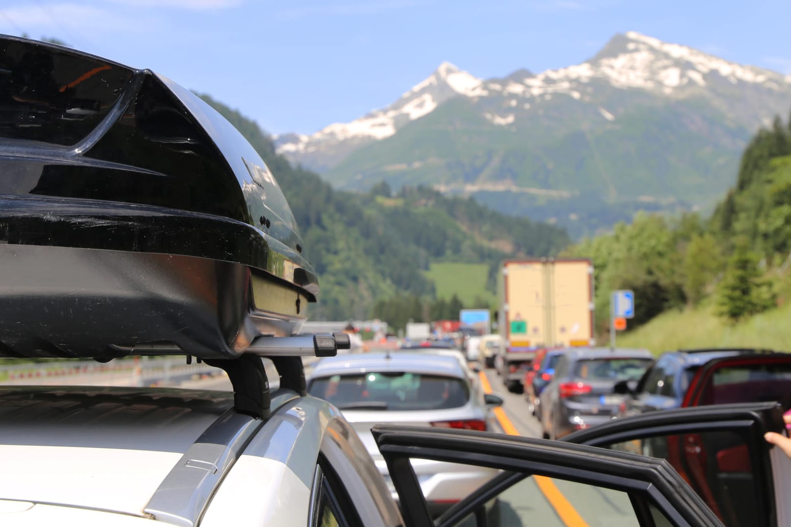 Stauprognose: Auf den typischen Urlaubsrouten wird viel Verkehr erwartet.