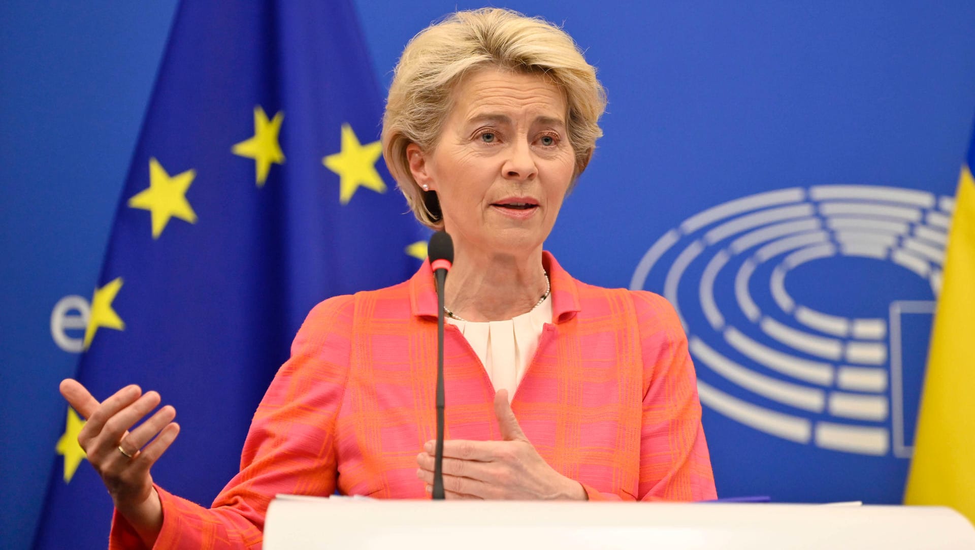 EU-Kommissionspräsidentin Ursula von der Leyen (Archivbild): Die EU will in Zukunft enger mit Aserbaidschan zusammenarbeiten.