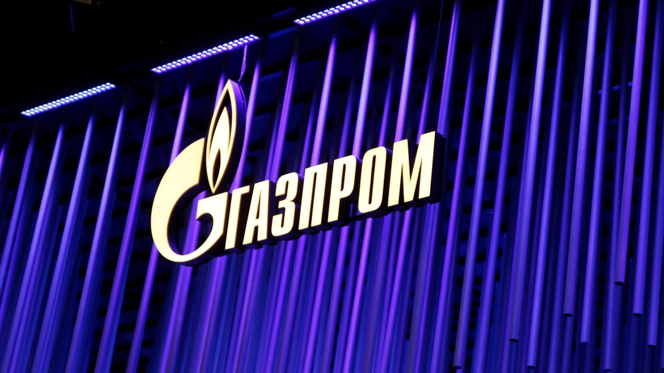 Gazprom-Logo (Symbolbild): Der Staatskonzern will sich wohl vor juristischen Klagen schützen.