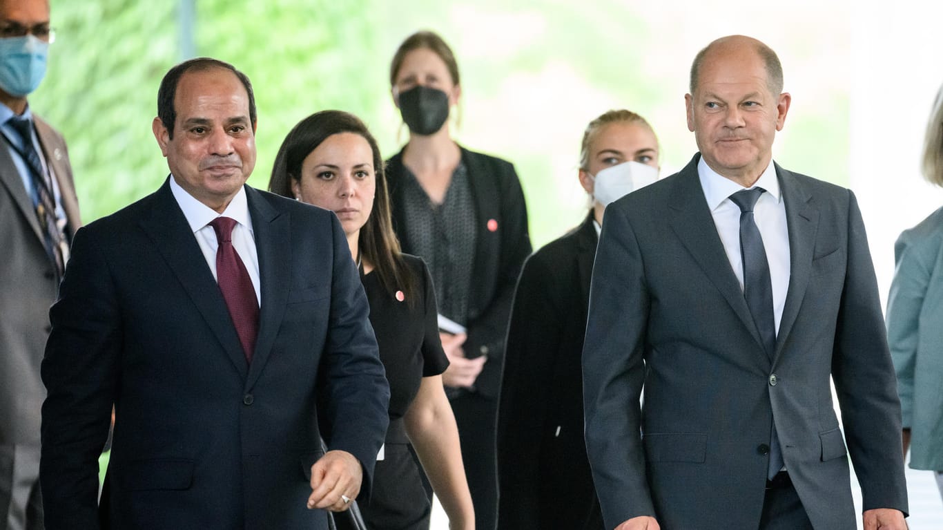 Abdel Fattah al-Sisi, Präsident von Ägypten (l) und Bundeskanzler Olaf Scholz: Der ägyptische Präsident hat Deutschland angeboten, Gas zu liefern.