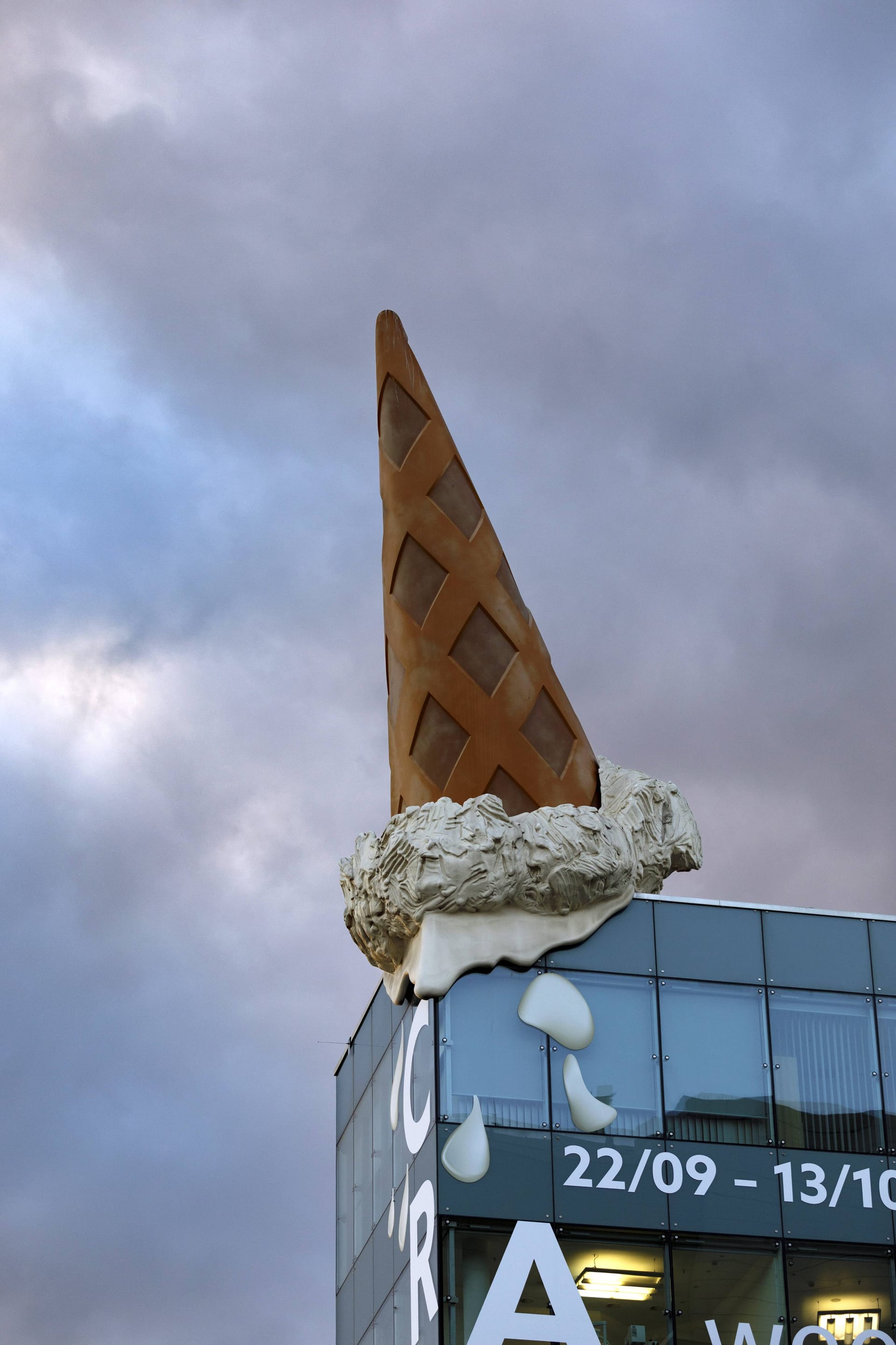 In Köln ist Oldenburgs Eistüte zu finden.