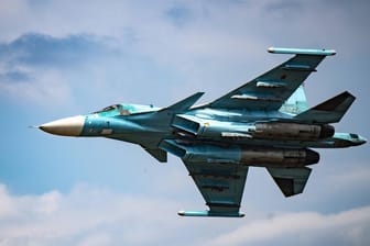 Ein russischer Suchoi-Su-34-Jagdbomber. Der Ukraine gelang offenbar ein Abschuss auf russischem Staatsgebiet (Archivbild).