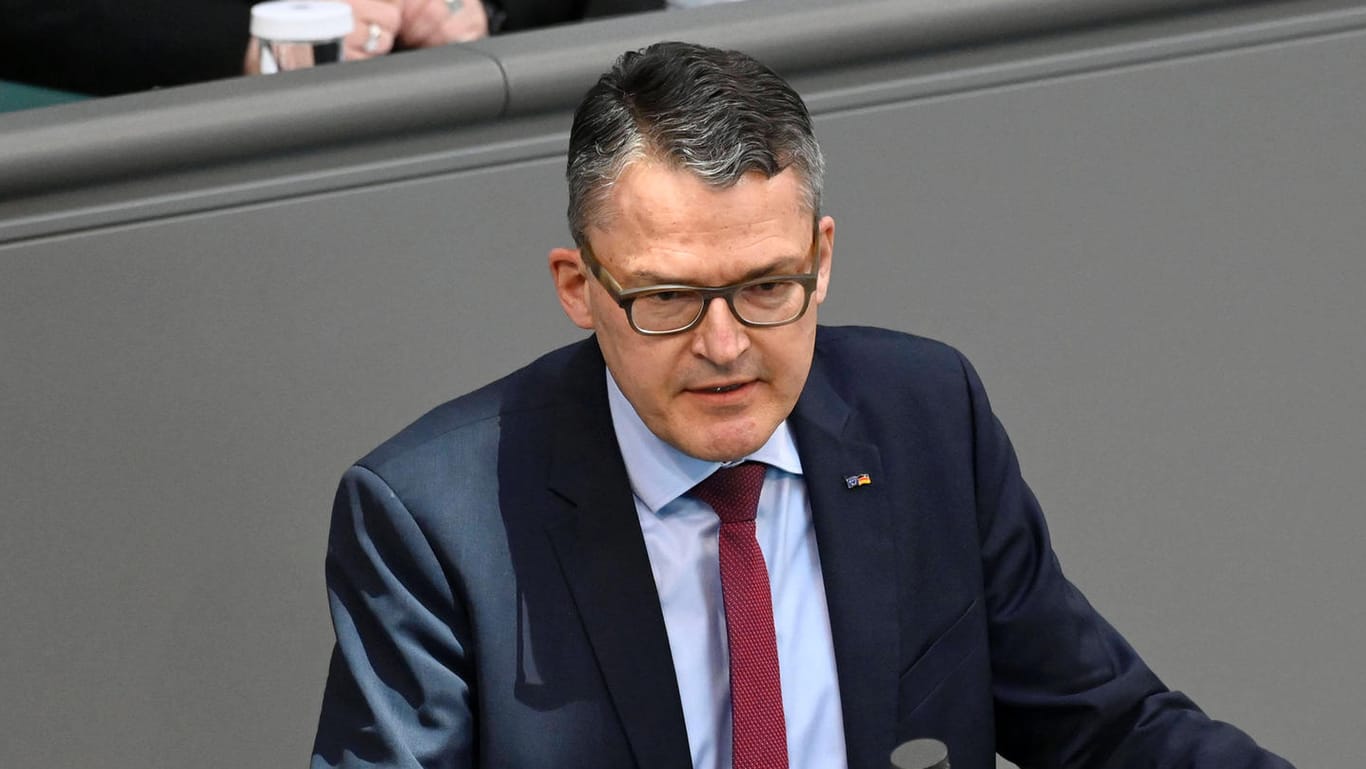 Roderich Kiesewetter (CDU): Der Außenpolitiker kritisiert die deutschen Panzerlieferungen.