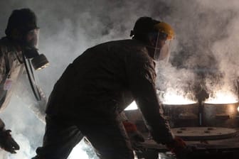 Iran: Mitarbeiter arbeiten in der Uran-Aufbereitungsanlage in Isfahan.