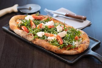 Pizza ohne Hefe: Die Alternativen schmecken nicht nur, sondern sind oft auch kalorienärmer als ihr Vorbild.