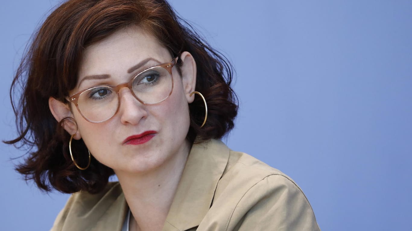 Ferda Ataman (Archiv): "Ich bin sehr froh, dass ich in Deutschland lebe", so die Leiterin der Antidiskriminierungsstelle.