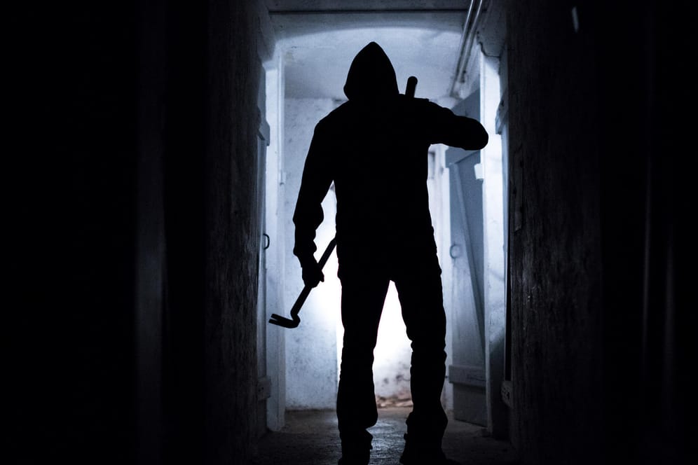 Einstiegsort für Einbrecher: Ein Kellereingang liegt oft etwas versteckt und eher im Dunkeln.