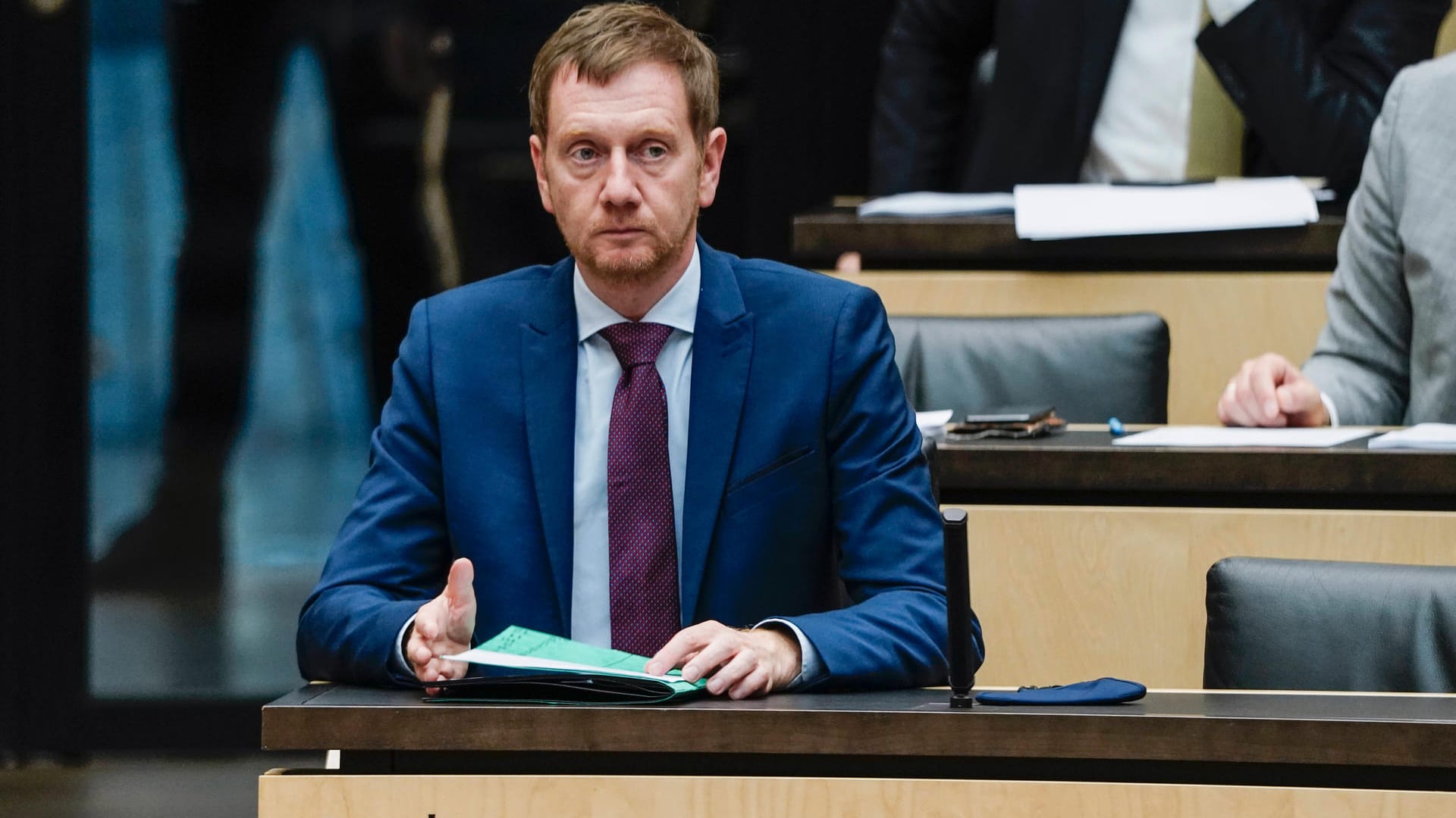 Sachsens Ministerpräsident Michael Kretschmer im Plenarsaal: "Ich habe große Bedenken bei Waffenlieferungen."