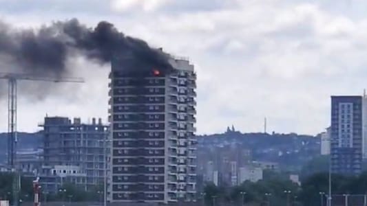 Video zeigt Feuer in Londoner Hochhaus