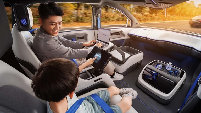 Ohne Lenkrad fahren (lassen): Diese Möglichkeit eröffnet das Robotaxi des chinesischen Tech-Giganten Baidu.
