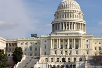 Das US-Kapitol in Washington: Die Entscheidung des Obersten Gerichts, das Recht auf Abtreibung zu kippen, schlägt hohe Wellen.