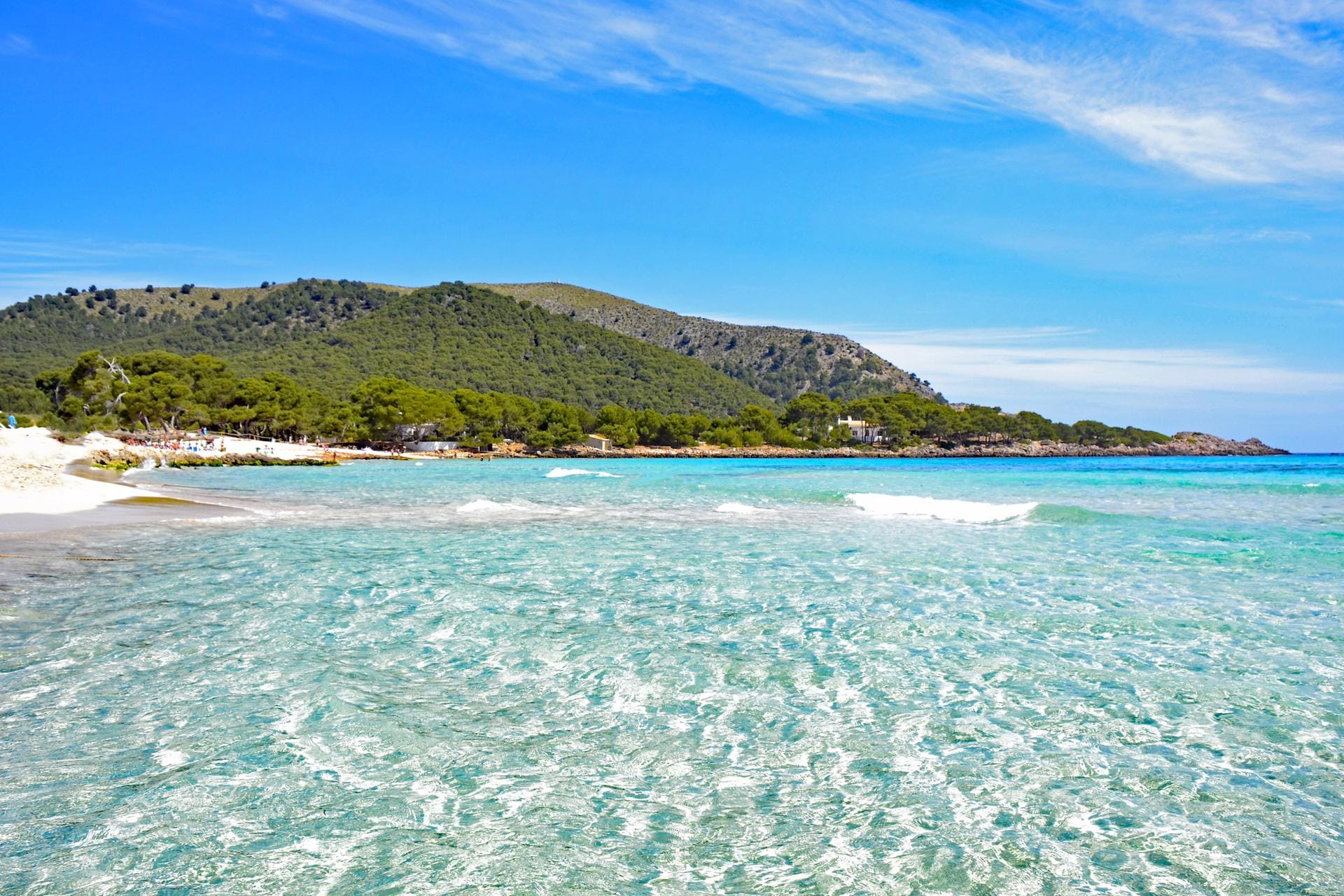 Platz 5 Cala Agulla: Dieser Strand wurde wegen seiner hohen Sicherheitsstandards bereits mehrfach mit der Blauen Flagge ausgezeichnet.