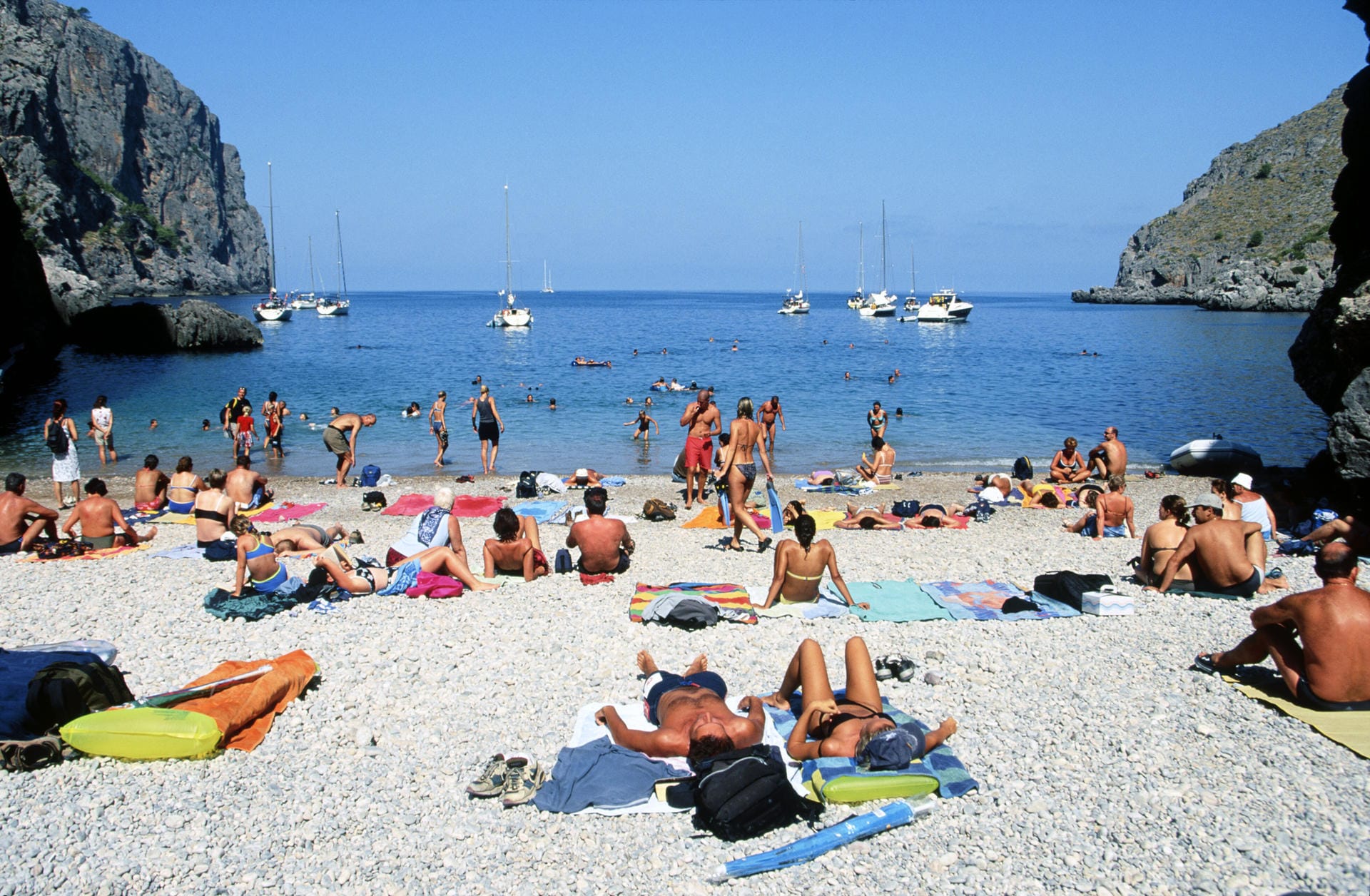 Platz 8 Sa Calobra: In der Bucht gibt es gleich zwei kleine Strände.