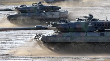 Czołgi bojowe Leopard Bundeswehry (archiwum): Polska skarży się, że rząd federalny dostarczył krajowi tylko przestarzałe czołgi.