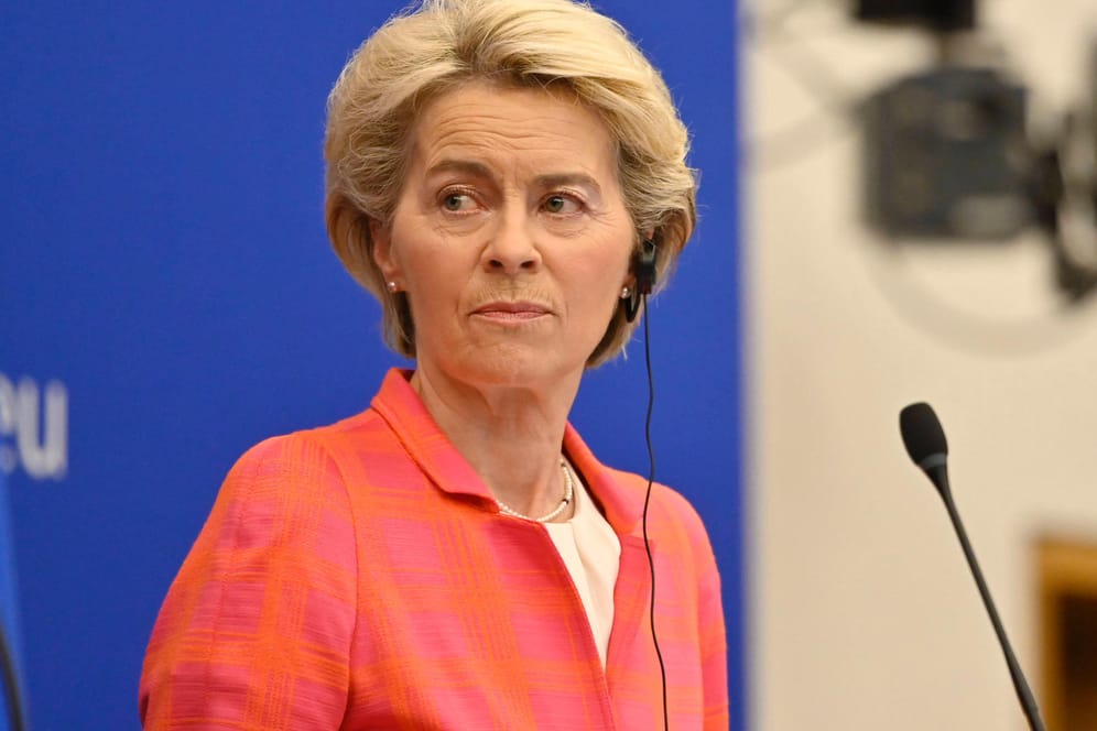 Ursula von der Leyen: Sie ist die Präsidentin der EU-Kommission.