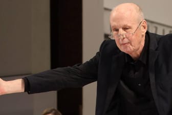 Stefan Soltész: Der Dirigent ist im Alter von 73 Jahren gestorben.