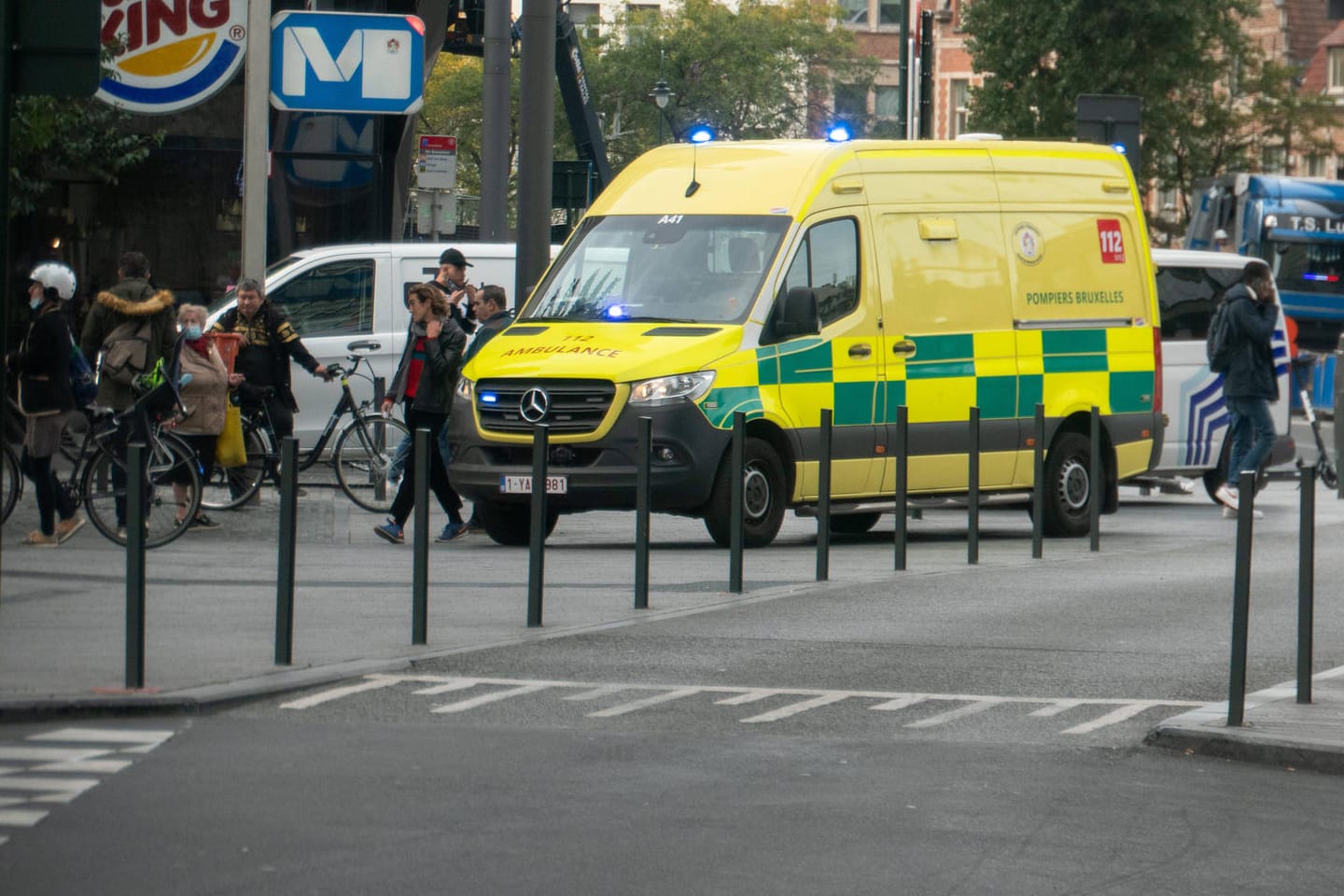 Krankentransporter in Belgien: Elf Menschen mussten ins Krankenhaus (Symbolbild).
