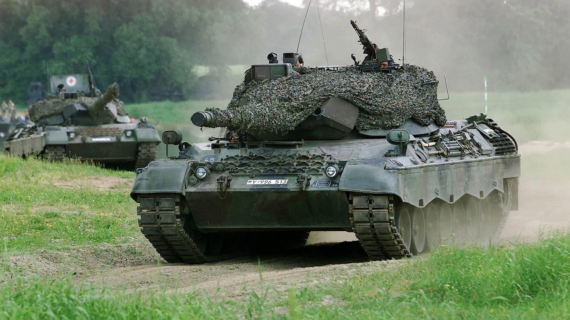 Ein Leopard-1-Panzer (Archivbild): Der Westen liefert mehr als 100 Kampfpanzer an die Ukraine.