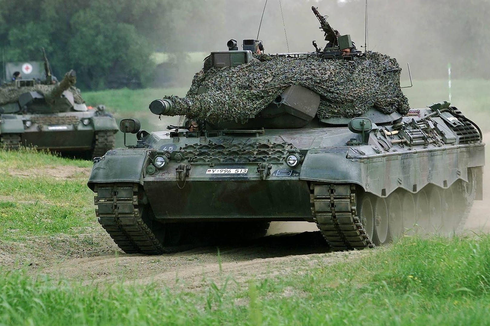 Ein Leopard-1-Panzer (Archivbild): Der Westen liefert mehr als 100 Kampfpanzer an die Ukraine.