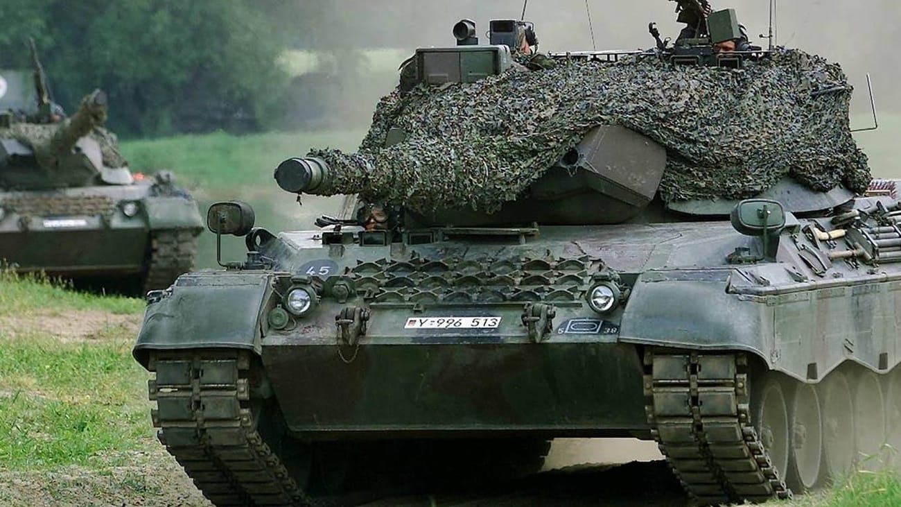 Ein Leopard-1-Panzer (Archivbild): Der Westen liefert mehr als 100 Kampfpanzer an die Ukraine.