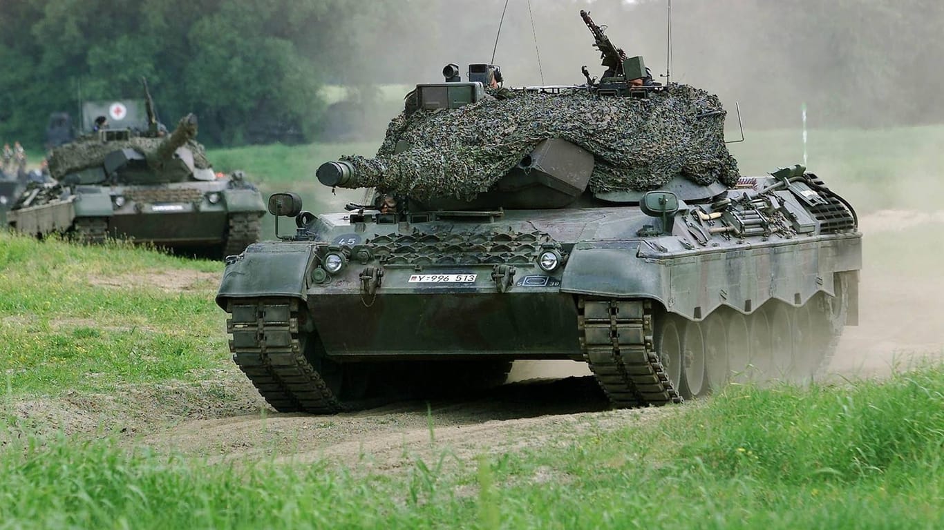 Panzer des Typs Leopard 1: Polen lehnte das erste Angebot der Bundesregierung, 100 Panzer dieses Typs zu liefern, ab.