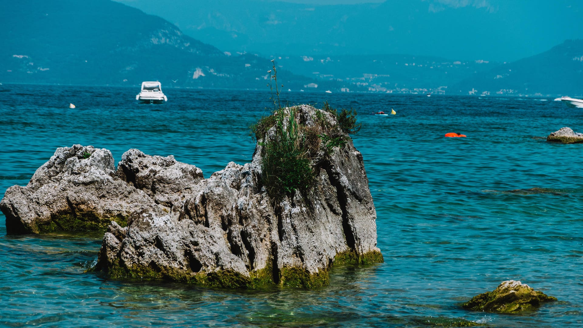 Gardasee in Italien: "Er hat getan, was jeder Vater für seinen Sohn getan hätte" (Symbolbild). Gardasee in Italien: "Er hat getan, was jeder Vater für seinen Sohn getan hätte" (Symbolbild).