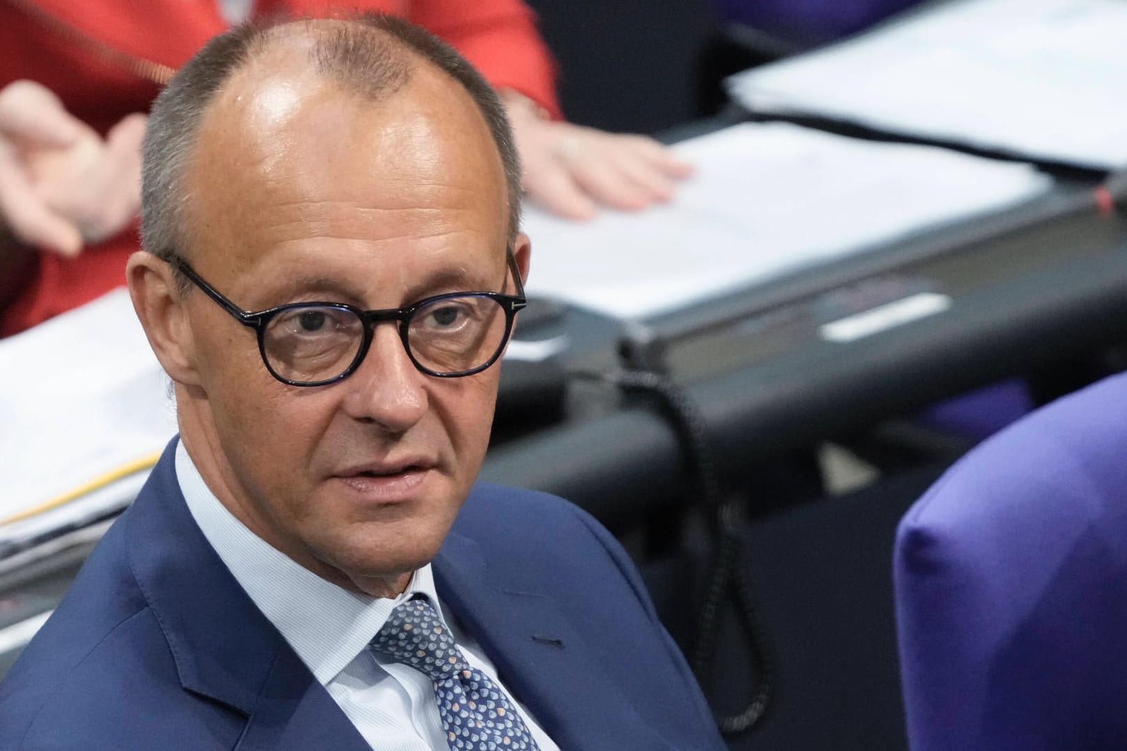 CDU-Chef Friedrich Merz: Verbraucht sein Kleinflugzeug weniger Sprit als die Dienstwagen der Bundesregierung?