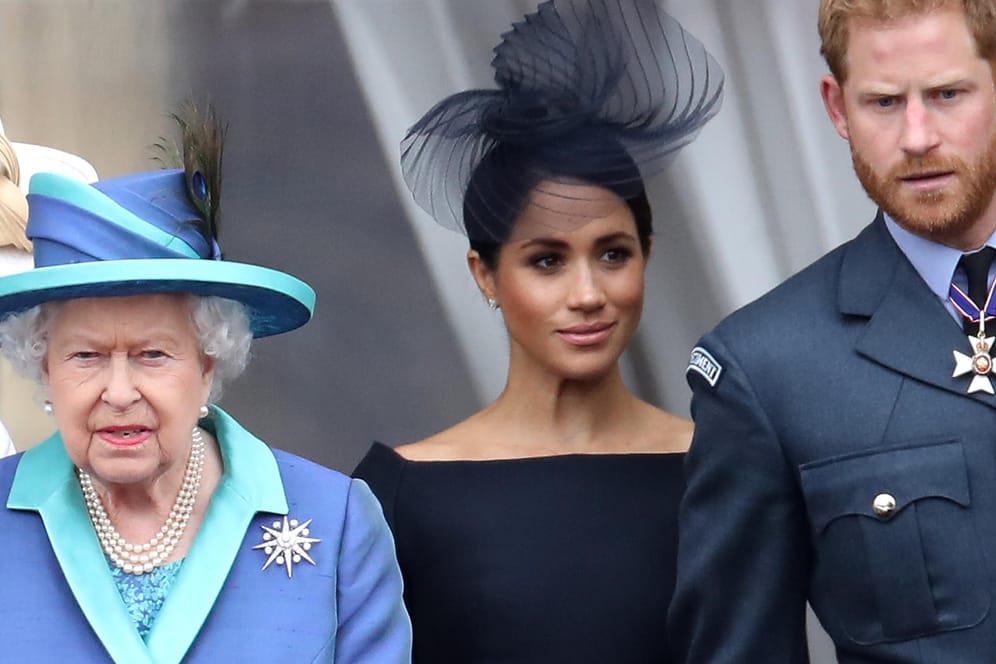 Queen Elizabeth mit Herzogin Meghan und Prinz Harry: Bahnt sich eine Versöhnung an?