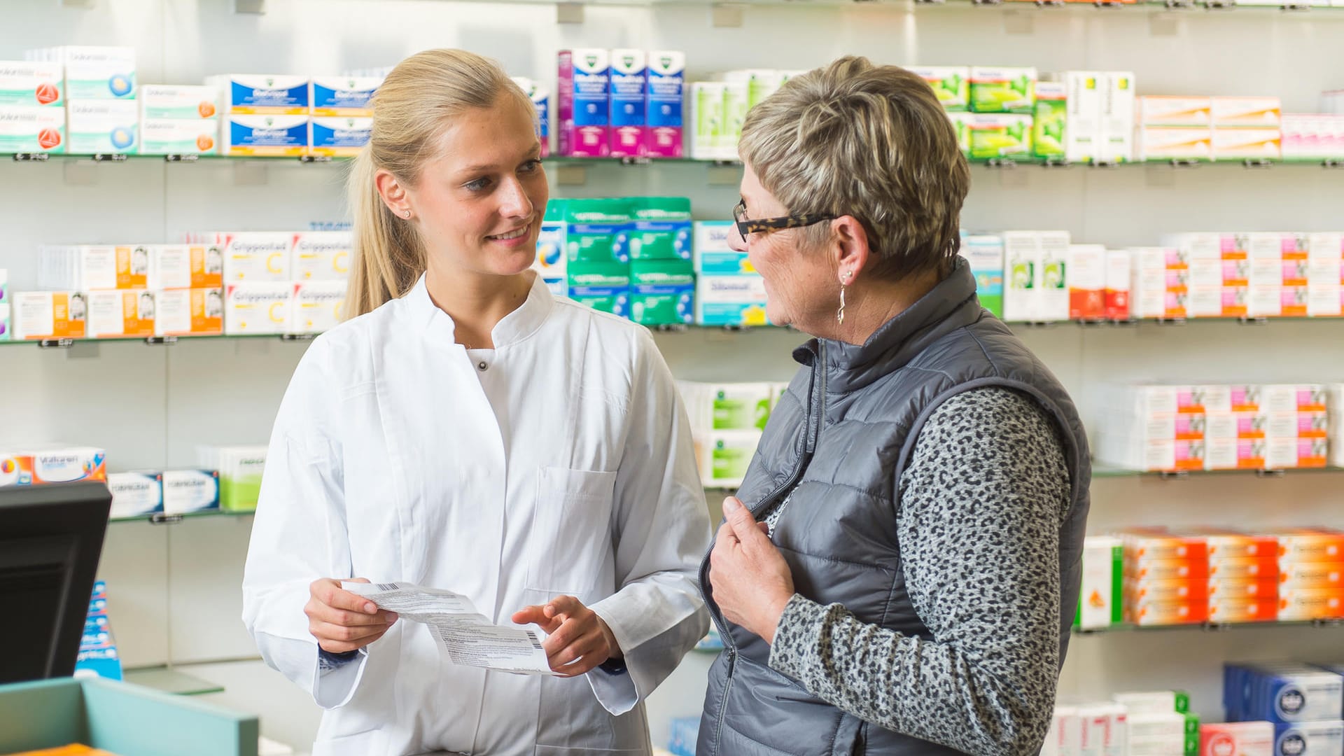 Medikationsanalyse: Die Beratung geht weit über die übliche Aufklärung hinaus, die man beim Einlösen eines Rezeptes in der Apotheke bekommt.