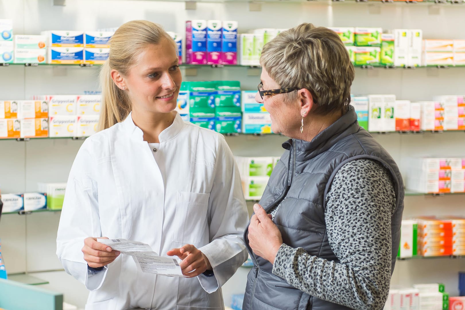 Medikationsanalyse: Die Beratung geht weit über die übliche Aufklärung hinaus, die man beim Einlösen eines Rezeptes in der Apotheke bekommt.